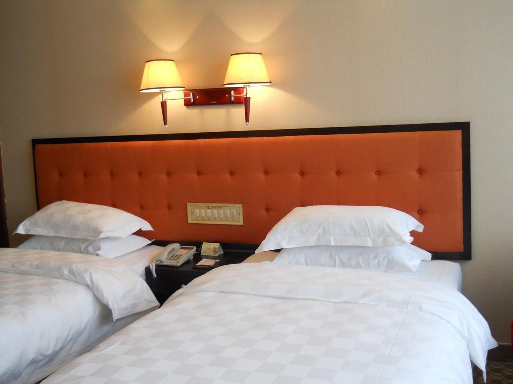 Yijing Holiday Hotel Yimeng Road Linyi  Zimmer foto